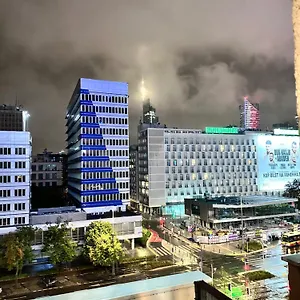 Marszalkowska Street Centrum Netflix Warszawa